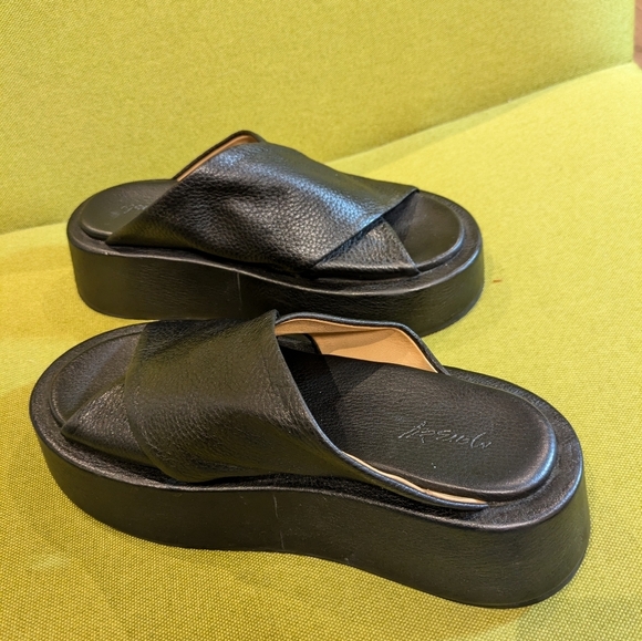 Marsèll Black Crossover-Strap Platform Sandals — EU 37 / US 6.5 - Picture 10 of 13